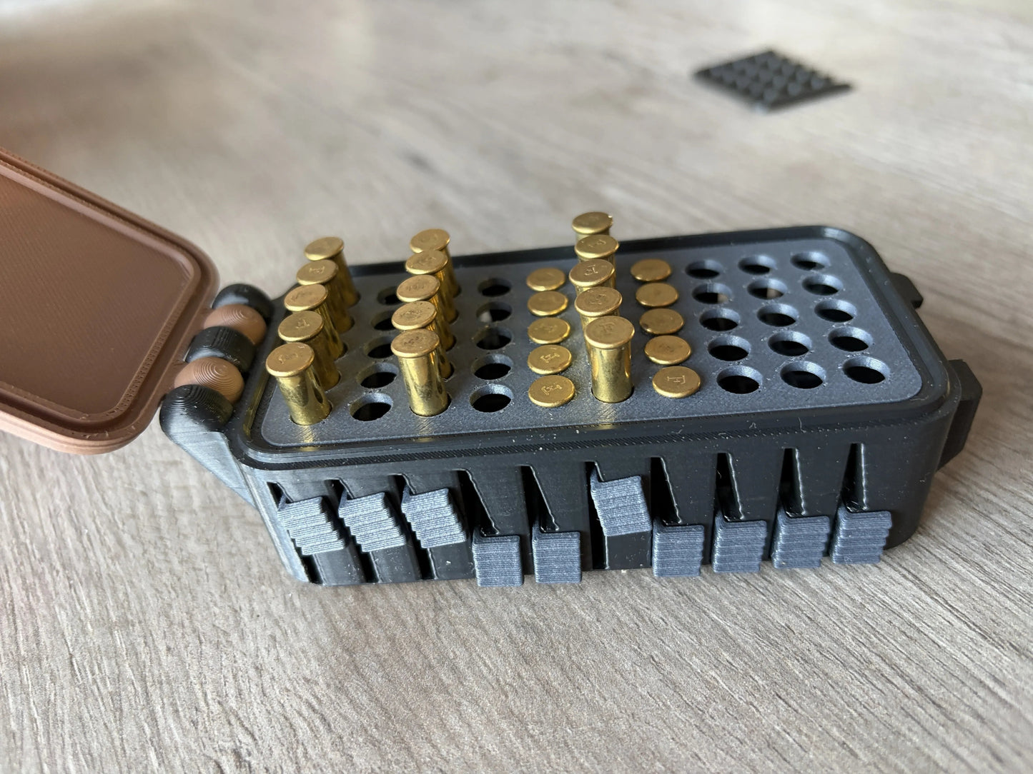 💥🔥Quick Access .22LR Ammo Storage Box – 50 Round Lift-Up Design Cartridge Organizer for Range & Storage